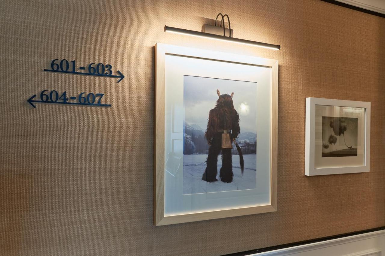 Bless Hotel Madrid - The Leading Hotels Of The World ภายนอก รูปภาพ A picture light
